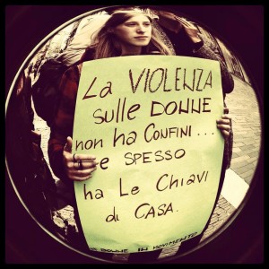 violenza donne chiavi di casa