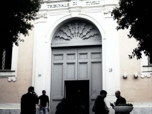 L'ingresso del tribunale di Tivoli